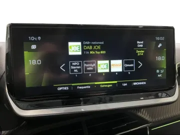 Car image 32
