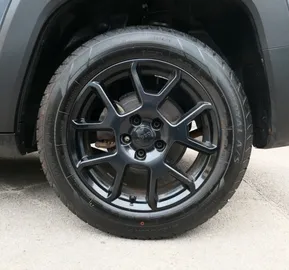 Car image 26