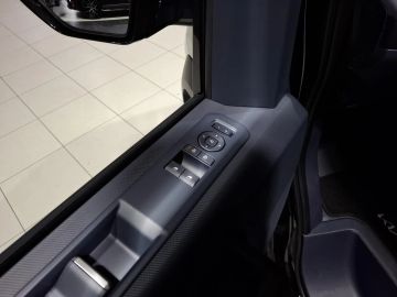 Car image 33