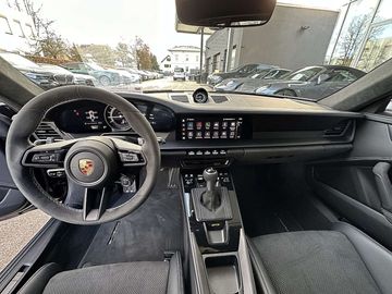 Car image 37