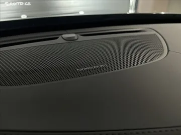 Car image 37