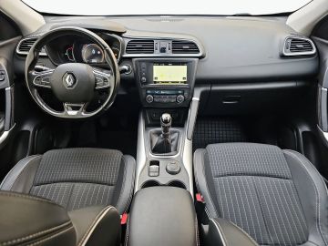 Car image 26