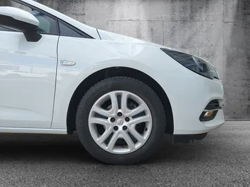 Car image 25