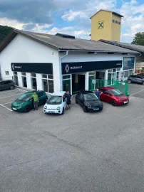 Car image 14