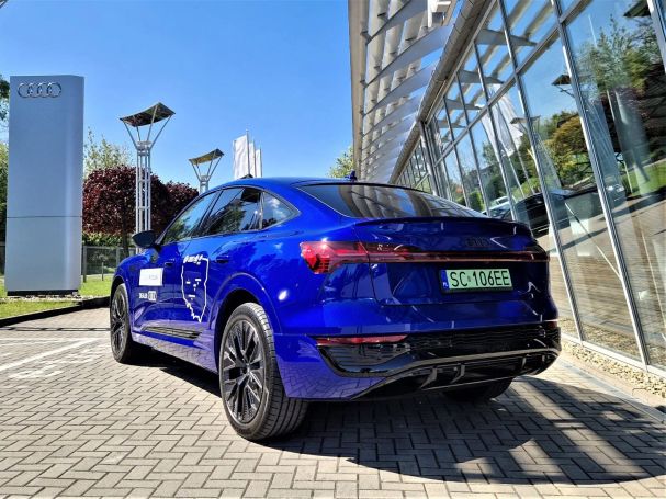 Audi e-tron 55 quattro S-line 300 kW image number 3