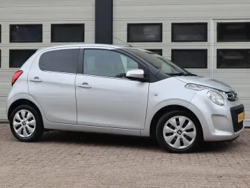 Car image 4