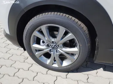 Car image 27