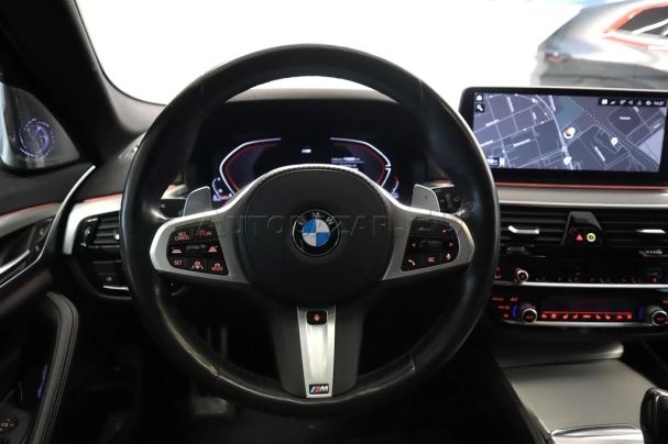 BMW 540d Touring xDrive 250 kW image number 10