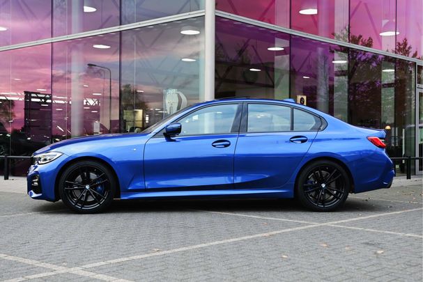 BMW 330i M Sport 190 kW image number 3