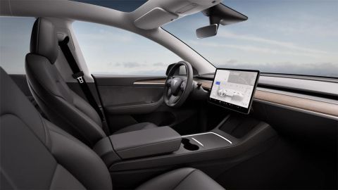 Car image 24