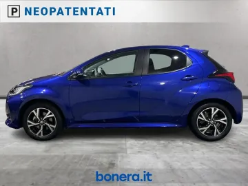 Car image 4