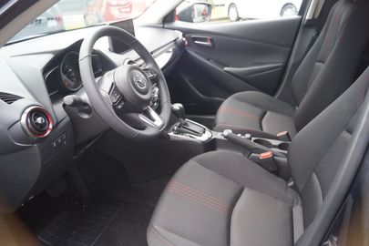 Car image 10