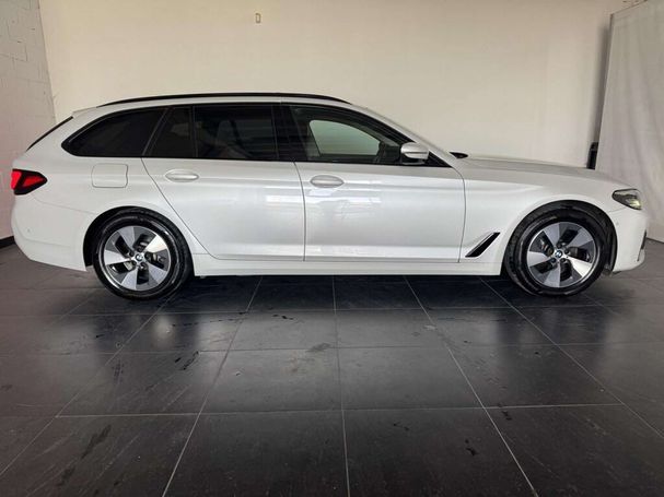 BMW 520d Touring xDrive 140 kW image number 2