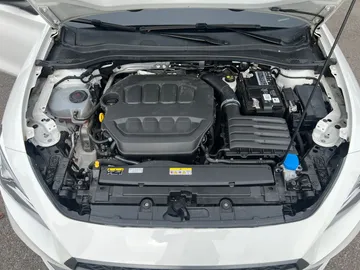 Car image 34