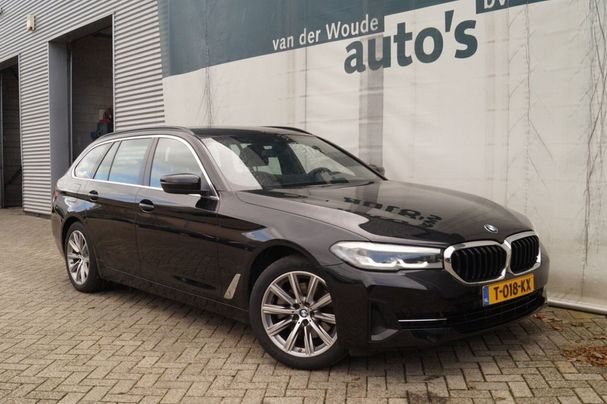 BMW 520i Touring 135 kW image number 2