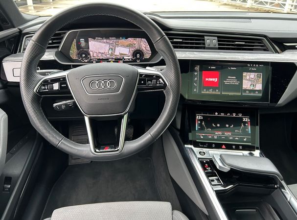 Audi e-tron 55 quattro S-line 300 kW image number 12