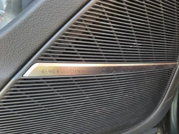 Car image 40