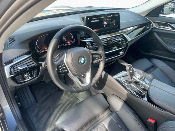 BMW 520i 135 kW image number 12