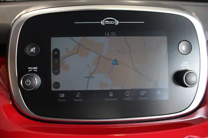 Car image 30