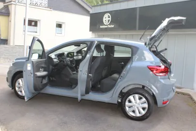 Car image 28