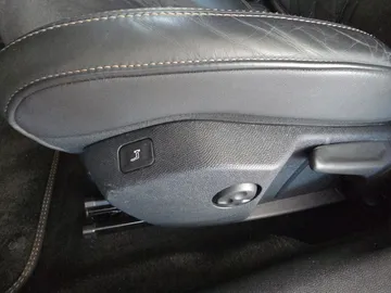 Car image 31