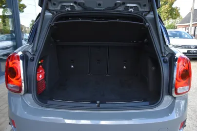 Car image 29