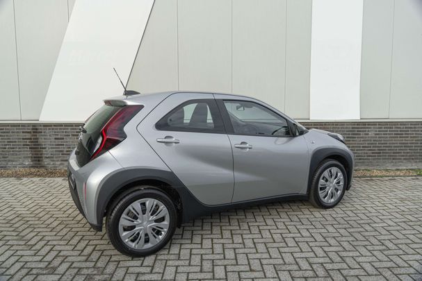 Toyota Aygo X 1.0 VVT-i 53 kW image number 2