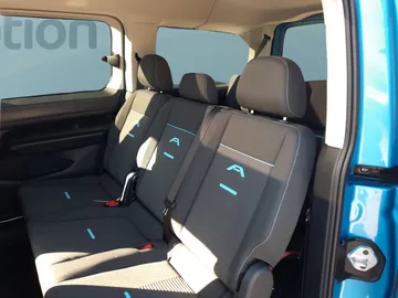 Car image 28