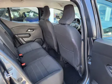 Car image 24