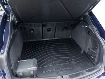Car image 47