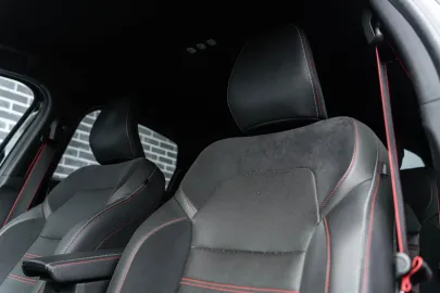 Car image 37
