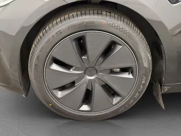 Car image 34