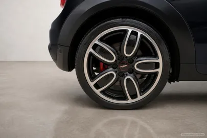 Car image 24