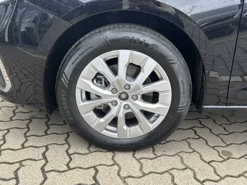 Car image 28