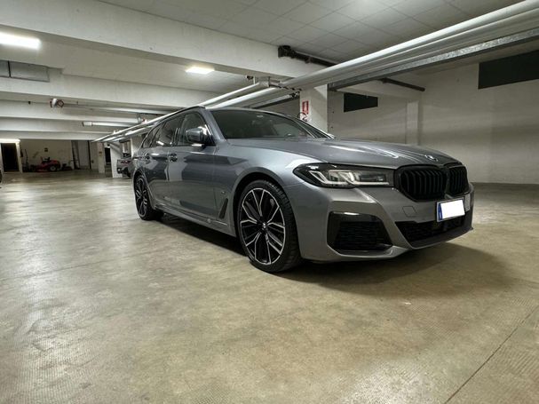 BMW 540d Touring xDrive 250 kW image number 2