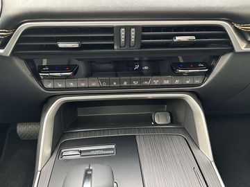 Car image 36