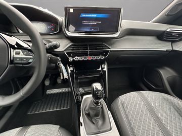 Car image 15