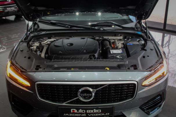 Volvo S90 T8 R Design AWD 300 kW image number 37