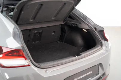 Car image 33