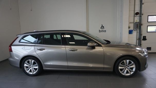 Volvo V60 D3 Momentum 111 kW image number 2