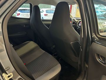 Car image 30