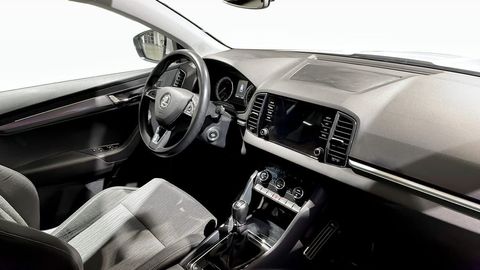 Car image 11