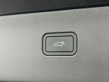 Car image 38