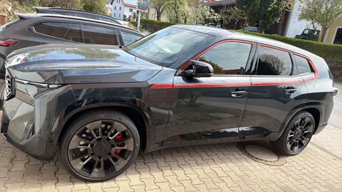 Car image 24