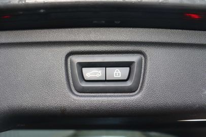 Car image 38