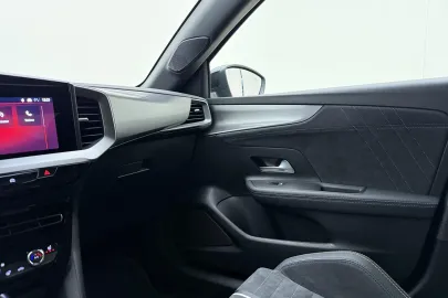 Car image 35