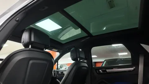 Car image 44