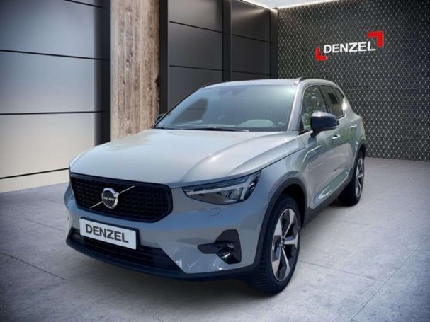 Volvo XC40 T2 Plus Dark 95 kW image number 1