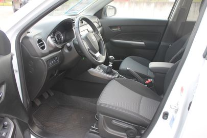 Car image 14