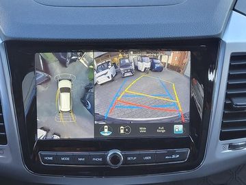 Car image 30